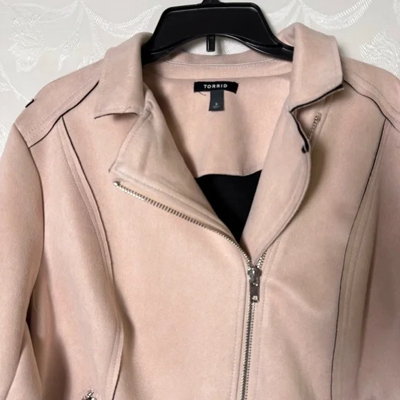 Torrid Womens Faux Suede Moto Jacket sz 3 Blush Pink Outdoor Casual Zip Up Biker - Picture 14 of 16